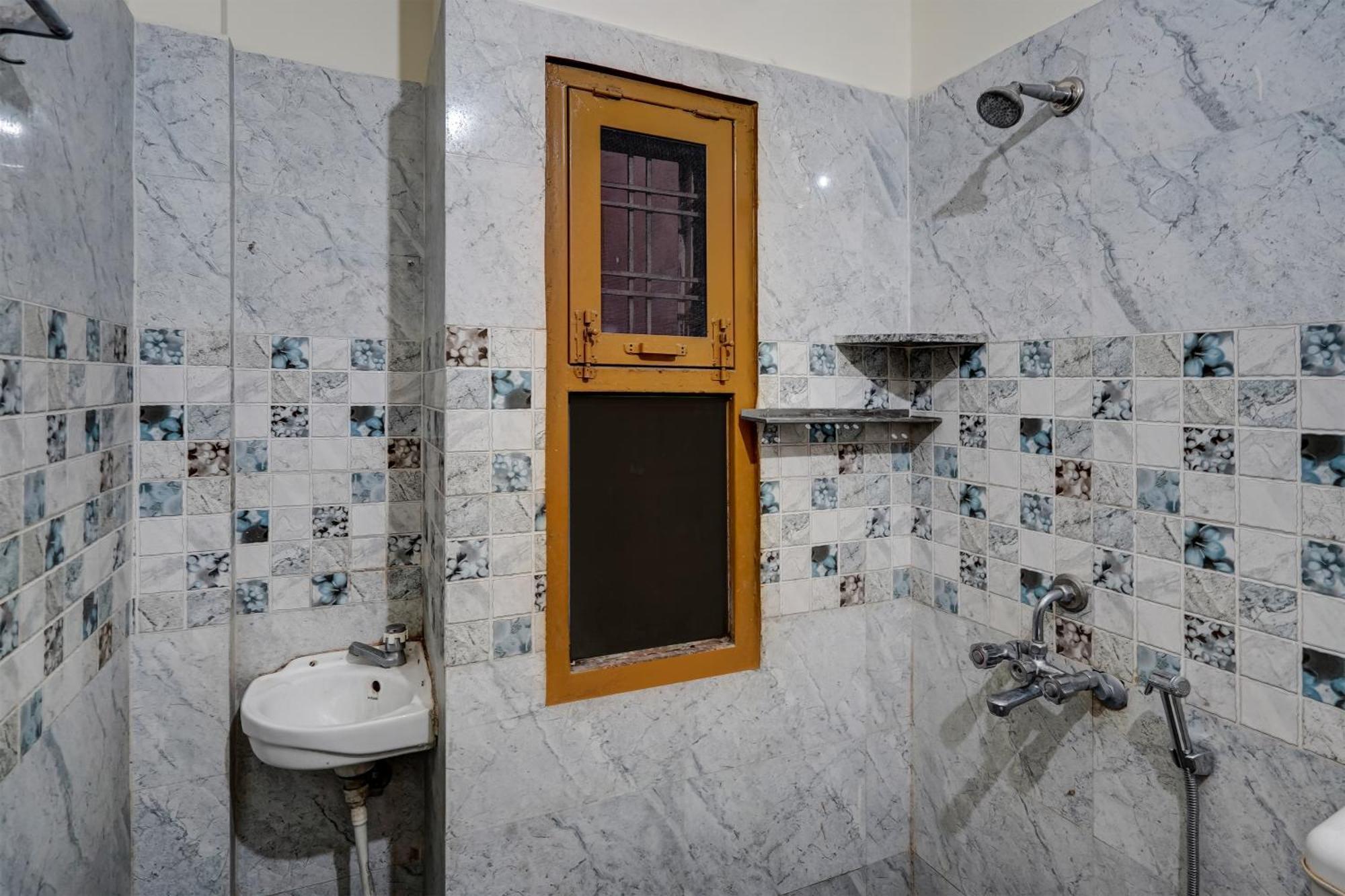 Hotel O Aryan Home Stay Dehradun Bagian luar foto